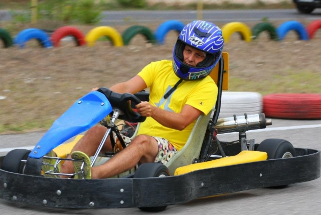 Conduciendo en el circuito de Ibiza